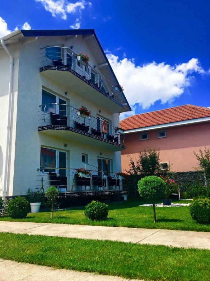 Vila Mosel 2 Mai Luaran gambar